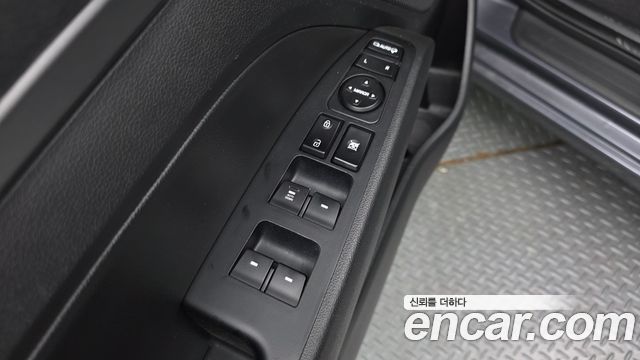 Hyundai AVANTE 2018 — photo 11