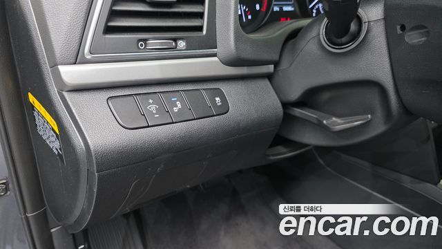 Hyundai AVANTE 2018 — photo 12