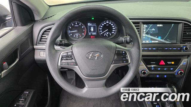 Hyundai AVANTE 2018 — photo 13