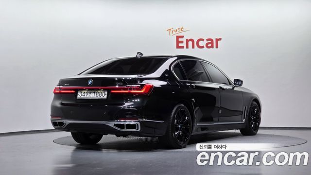 BMW 7-Series 2020 — photo 2