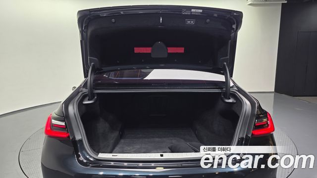 BMW 7-Series 2020 — photo 20