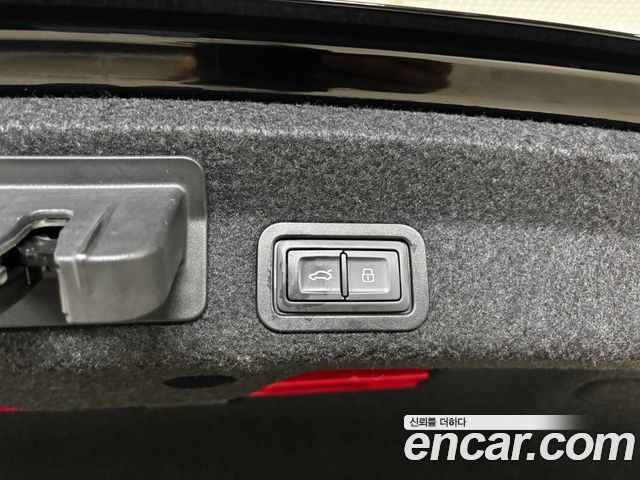 Audi A6 2021 — photo 16