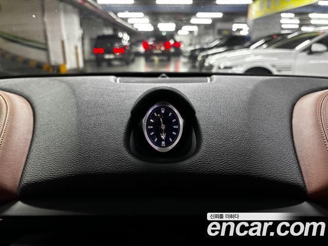 Maserati Ghibli 2021 — photo 11