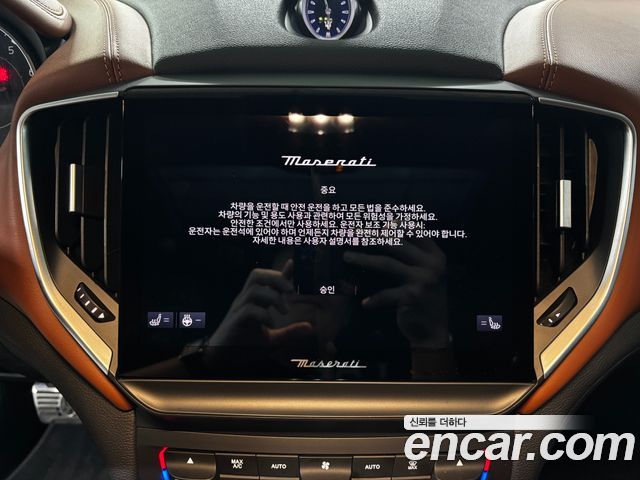 Maserati Ghibli 2021 — photo 12
