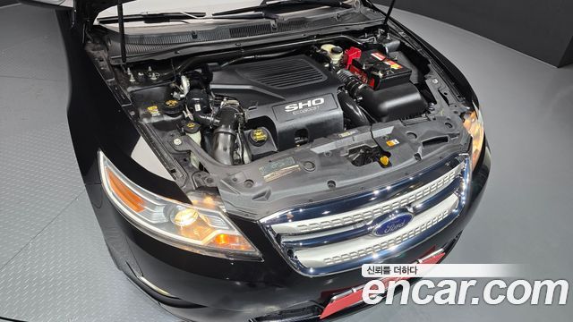 Ford Taurus 2012 — photo 6
