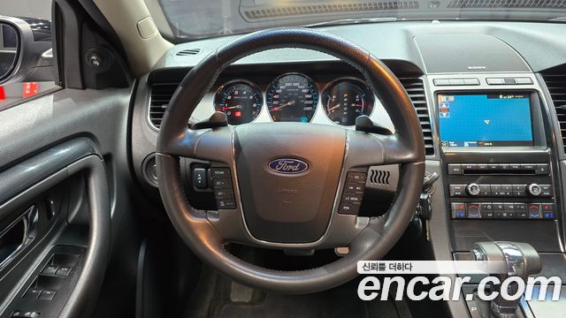 Ford Taurus 2012 — photo 13