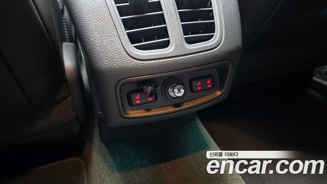 Ford Taurus 2012 — photo 18