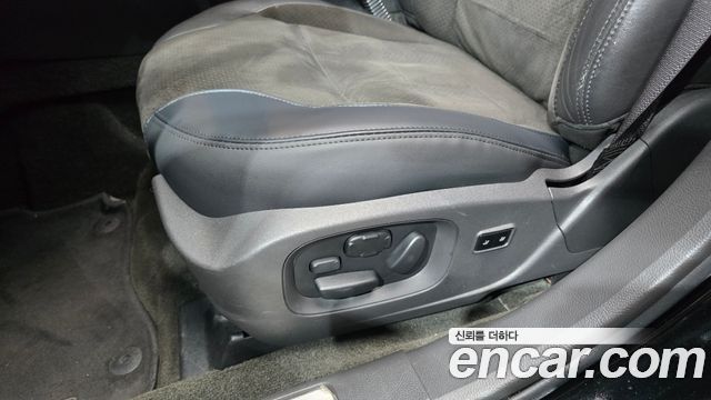 Ford Taurus 2012 — photo 19