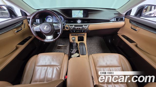 Lexus ES 2018 — photo 7