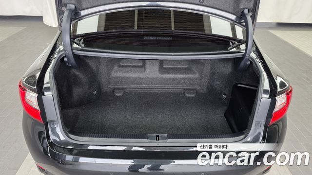 Lexus ES 2018 — photo 20