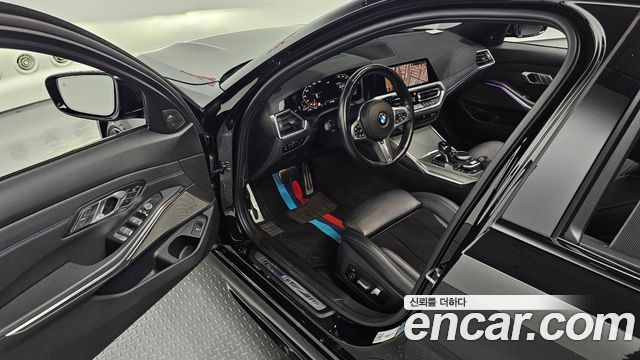 BMW 3-Series 2021 — photo 11
