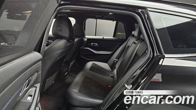 BMW 3-Series 2021 — photo 12