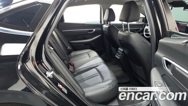 Hyundai Sonata 2022 — photo 17