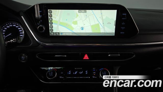 Hyundai Sonata 2022 — photo 18
