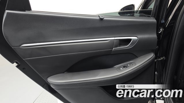 Hyundai Sonata 2022 — photo 15