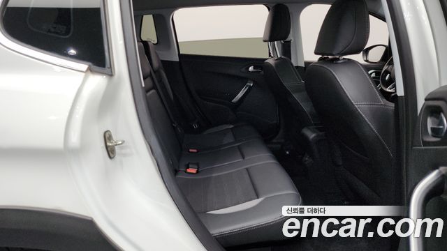 Peugeot 2008 2019 — photo 11