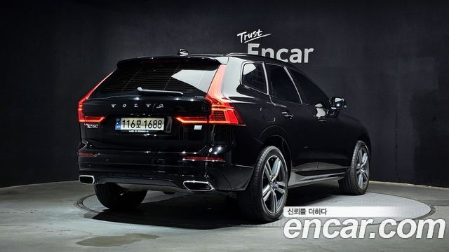 Volvo XC60 2021 — photo 2