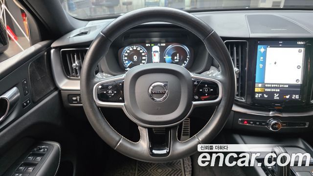Volvo XC60 2021 — photo 19