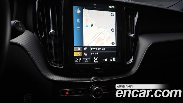 Volvo XC60 2021 — photo 20