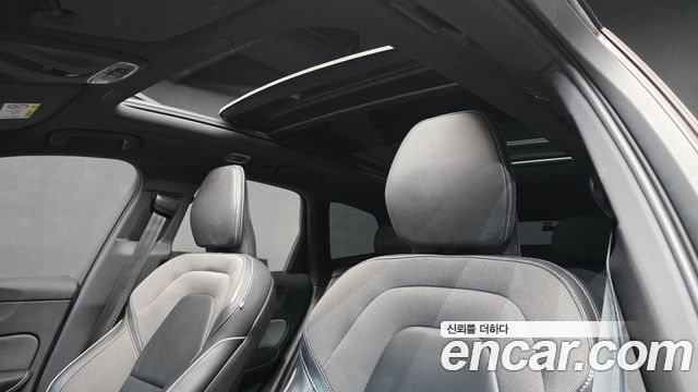Volvo XC60 2021 — photo 24