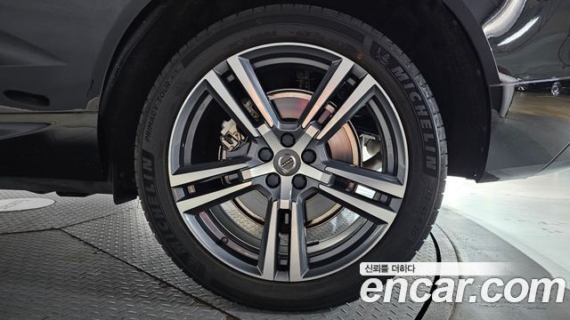 Volvo XC60 2021 — photo 7