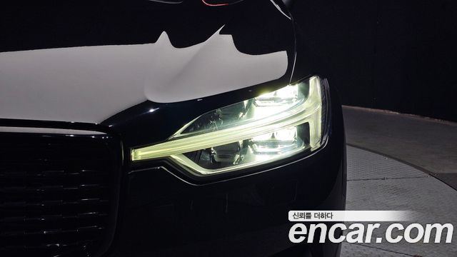 Volvo XC60 2021 — photo 8