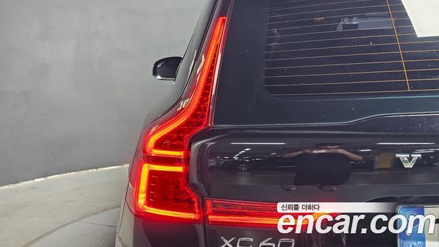 Volvo XC60 2021 — photo 9