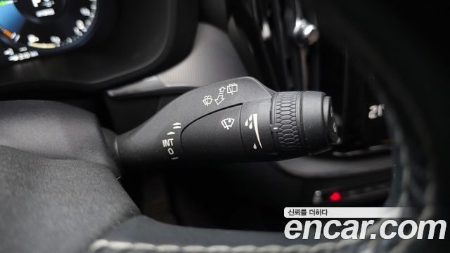 Volvo XC60 2021 — photo 27