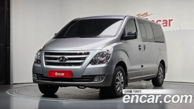 Hyundai Starex 2017 — photo 1