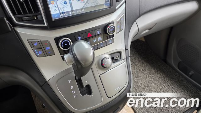 Hyundai Starex 2017 — photo 9