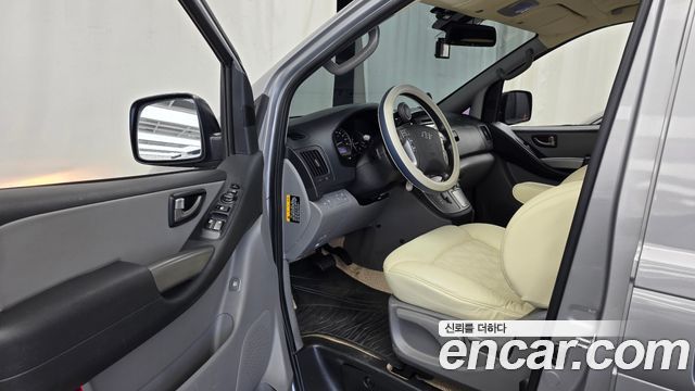 Hyundai Starex 2017 — photo 10