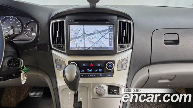 Hyundai Starex 2017 — photo 14