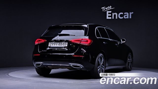 Mercedes-Benz A-Class 2021 — photo 2