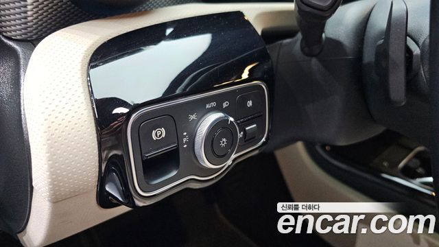 Mercedes-Benz A-Class 2021 — photo 16