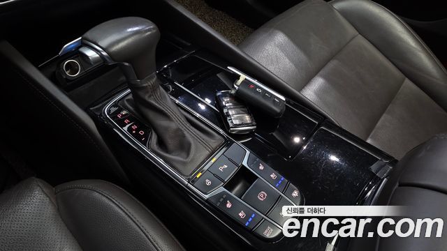 Kia K7 2017 — photo 12
