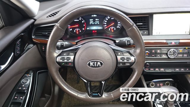 Kia K7 2017 — photo 19