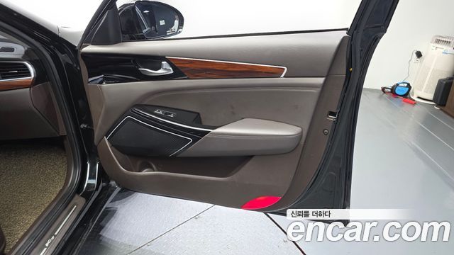 Kia K7 2017 — photo 14