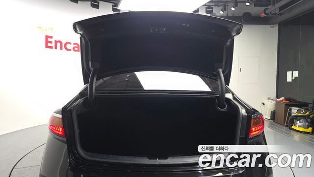 Kia K7 2017 — photo 27