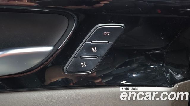 Kia K7 2017 — photo 31