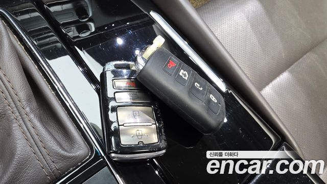 Kia K7 2017 — photo 35