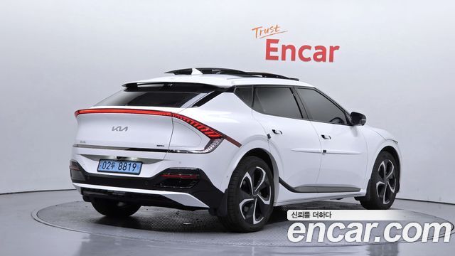Kia EV6 2022 — photo 2