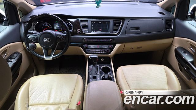 Kia Canival 2019 — photo 10
