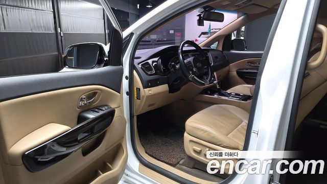 Kia Canival 2019 — photo 13