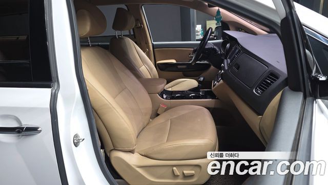 Kia Canival 2019 — photo 17