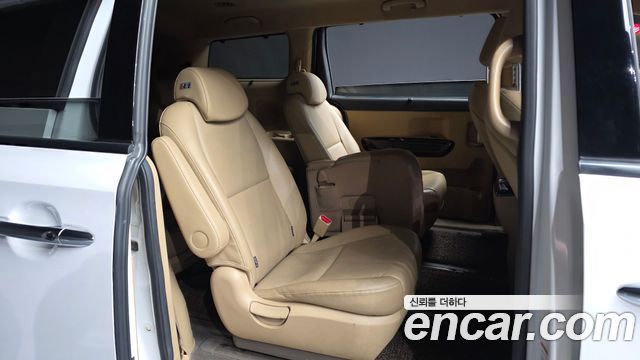 Kia Canival 2019 — photo 18