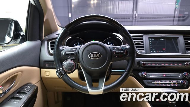 Kia Canival 2019 — photo 20