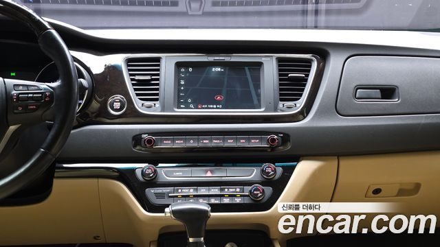 Kia Canival 2019 — photo 21