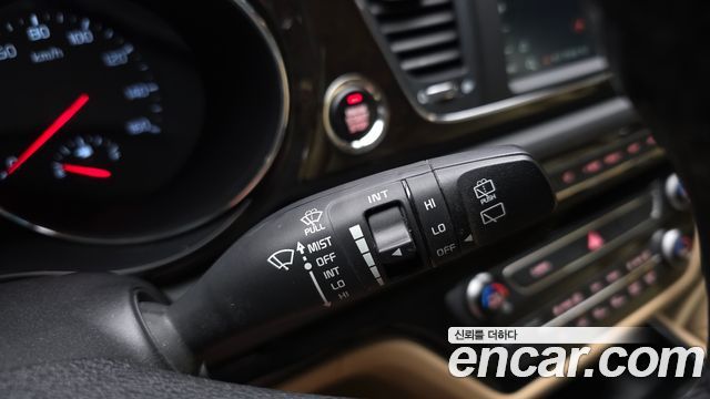 Kia Canival 2019 — photo 23