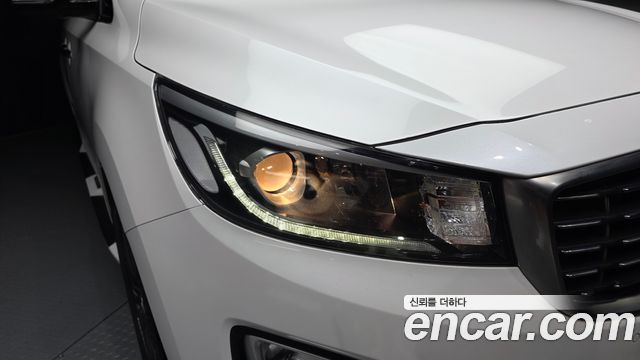 Kia Canival 2019 — photo 8