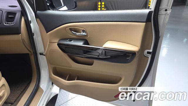 Kia Canival 2019 — photo 15